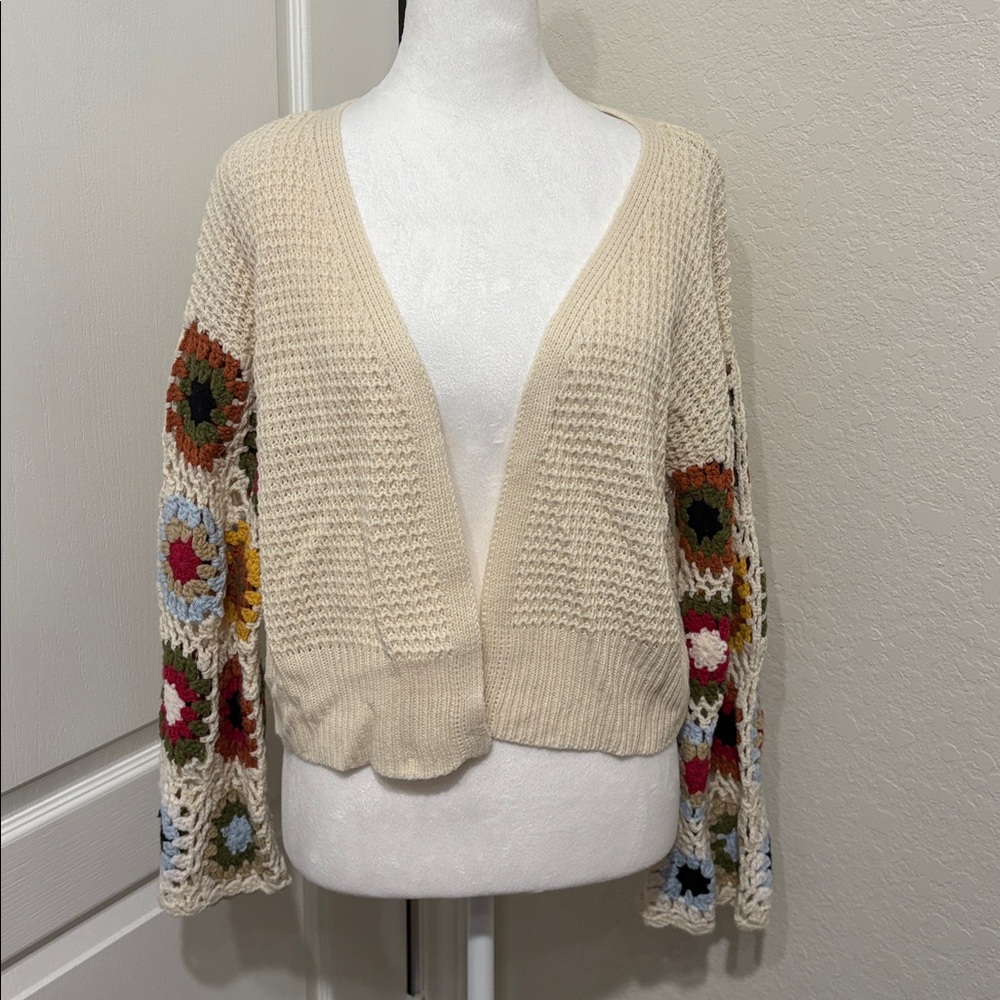 Sincerely Jules crochet cardigan with flowered sleeves pattern XS - Picture 1 of 6